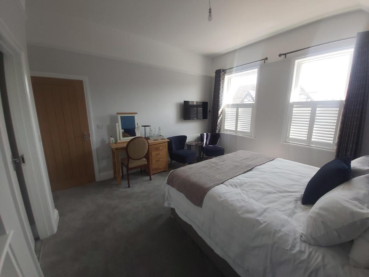 Bed and Breakfast Bay House Totland Esterno foto
