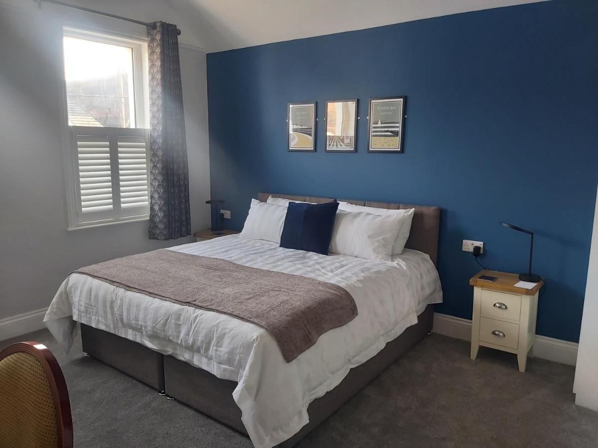 Bed and Breakfast Bay House Totland Esterno foto